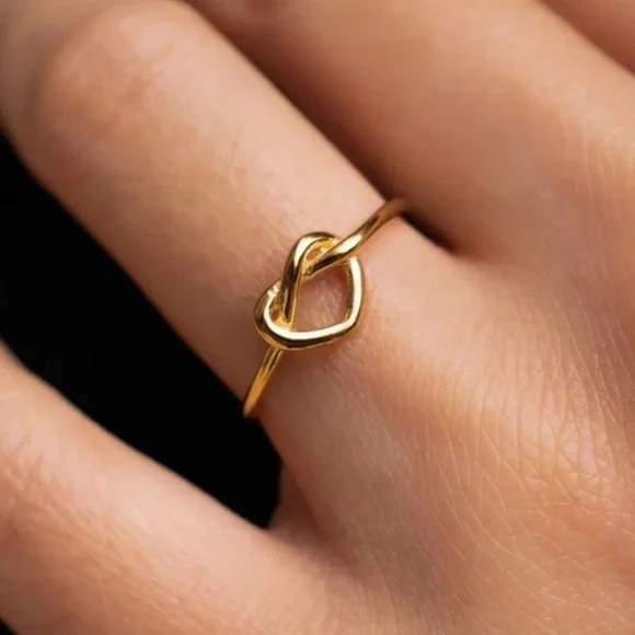 Gift Bundle of 3 Rings & Mini Storage - Picture 4 of 9